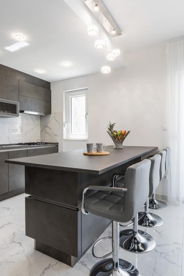 Elysian Zen Luxury Apartment - Two Bedroom Apartment With Terrace And Sea View 스플리트 외부 사진